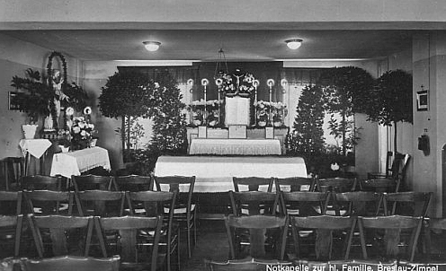 Kościół Świętej Rodziny we Wrocławiu - archiwalne zdjęcie, kaplica w budynku przy Monte Cassino